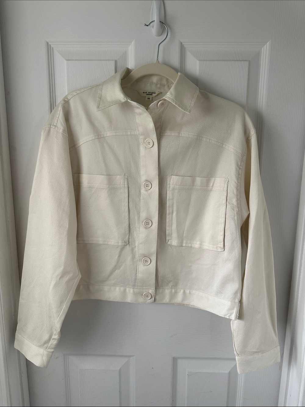 Max Studio Off-White Cropped Button-Front Jean Jacket